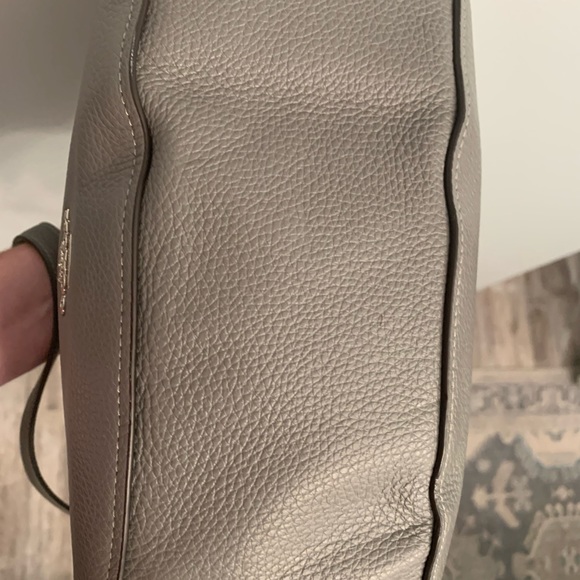 Coach leather hobo shoulder crossbody bag Gray EUC barely used - Picture 4 of 6